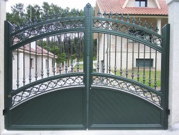 Portal de aluminio modelo Aneto