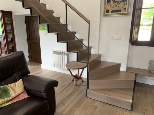 escalera de chapa plegada