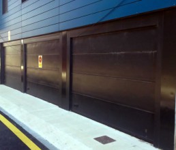 Puertas seccionales en comunidad